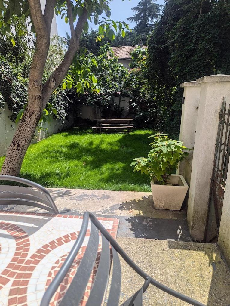Mon petit jardin de ville Grenoble Buitenkant foto